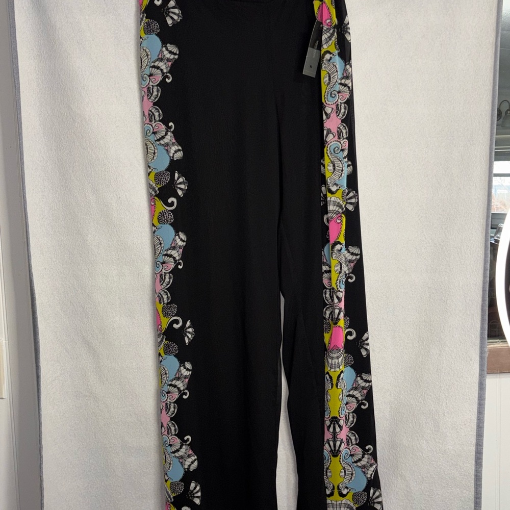 Stylish Black Patterned Women's Pants -NWT